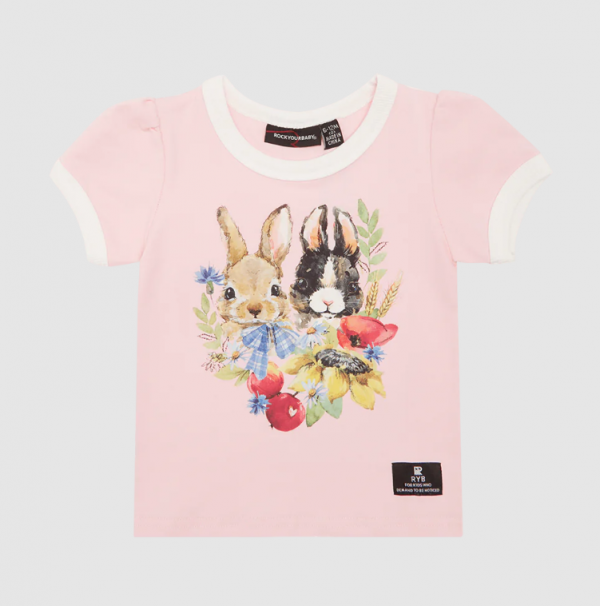 Kaos dengan gambar kelinci